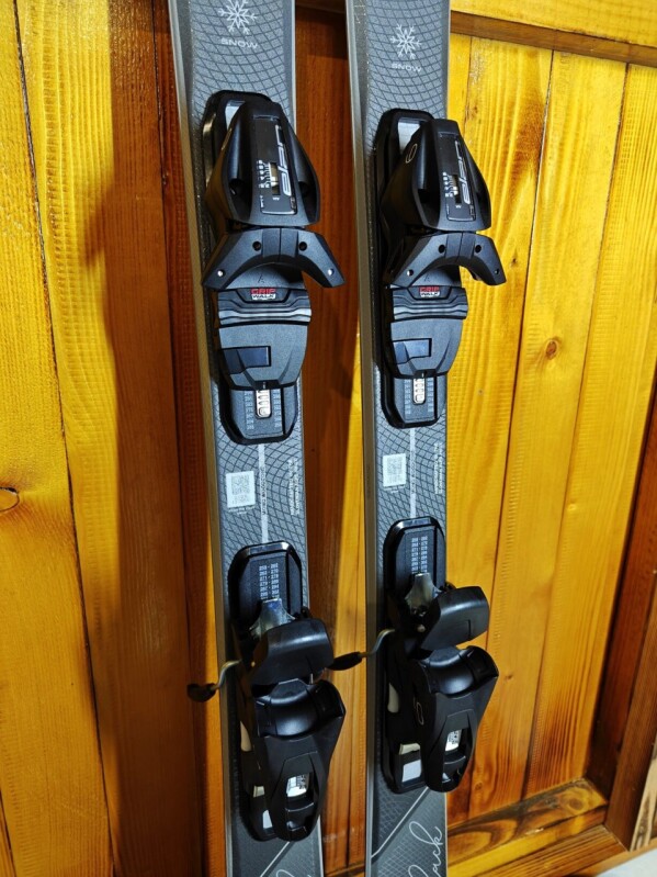 NOVÉ LYŽE ELAN SNOW BLACK 140CM --MODEL 2026--